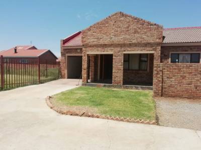  3-Bedroom House To Let &ndash; Meiringspark - Klerksdorp