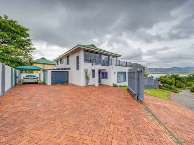 Spectacular Dam Mountain Views 4 Bed 4.5 Bath Freestanding Home in Exclusive Carribean Beach Club