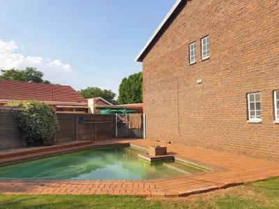 5 Bedroom House for Sale in Delmas