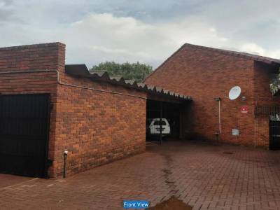 Perfect Starter Home: 2-Bedroom Townhouse in Westdene