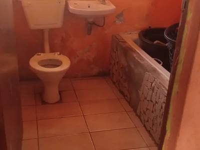 3bedroom house, fenced, for sale