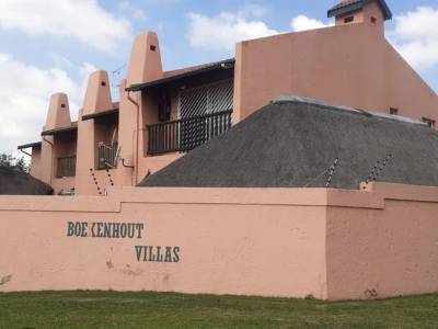 Townhouse For Sale in Raceview, Alberton