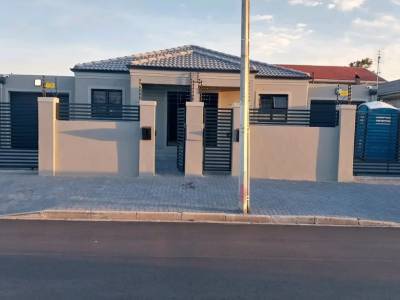 Spacious 3 Bedroom Semi-Detached Home to Rent  Rylands