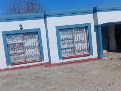 8 Room house for sale