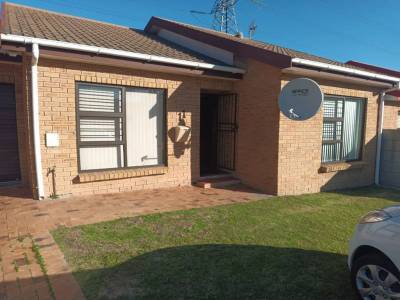 Jacaranda Complex. Northern Suburbs. Two Bedroom Town House