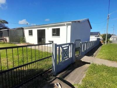 2 Bedroom house for sale in Collondale.