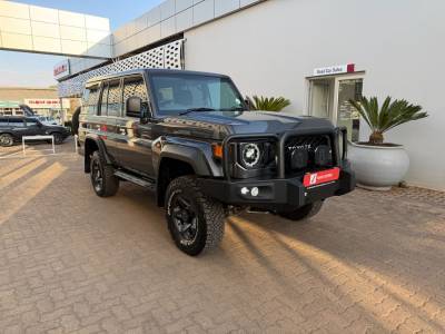Toyota Land Cruiser 76